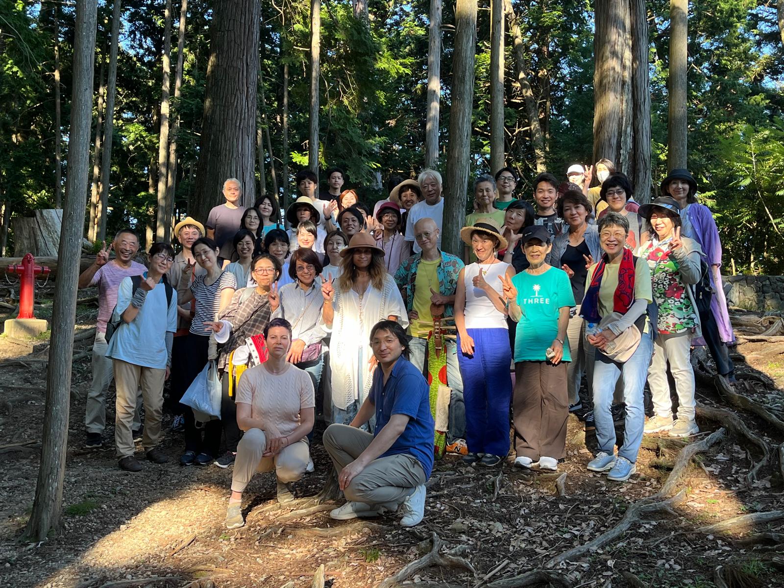 第一回目の『世界各地の聖地への旅』を京都の鞍馬山にて行いました。